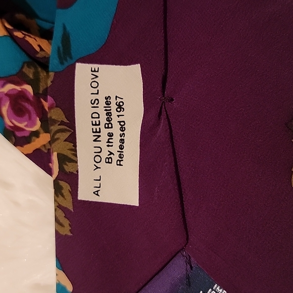 THE BEATLES All you need is LOVE men's  tie - Picture 3 of 5